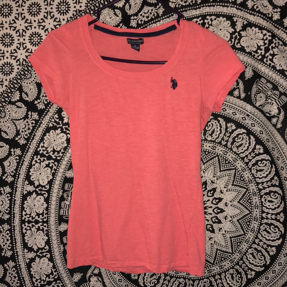 Coral t-shirt